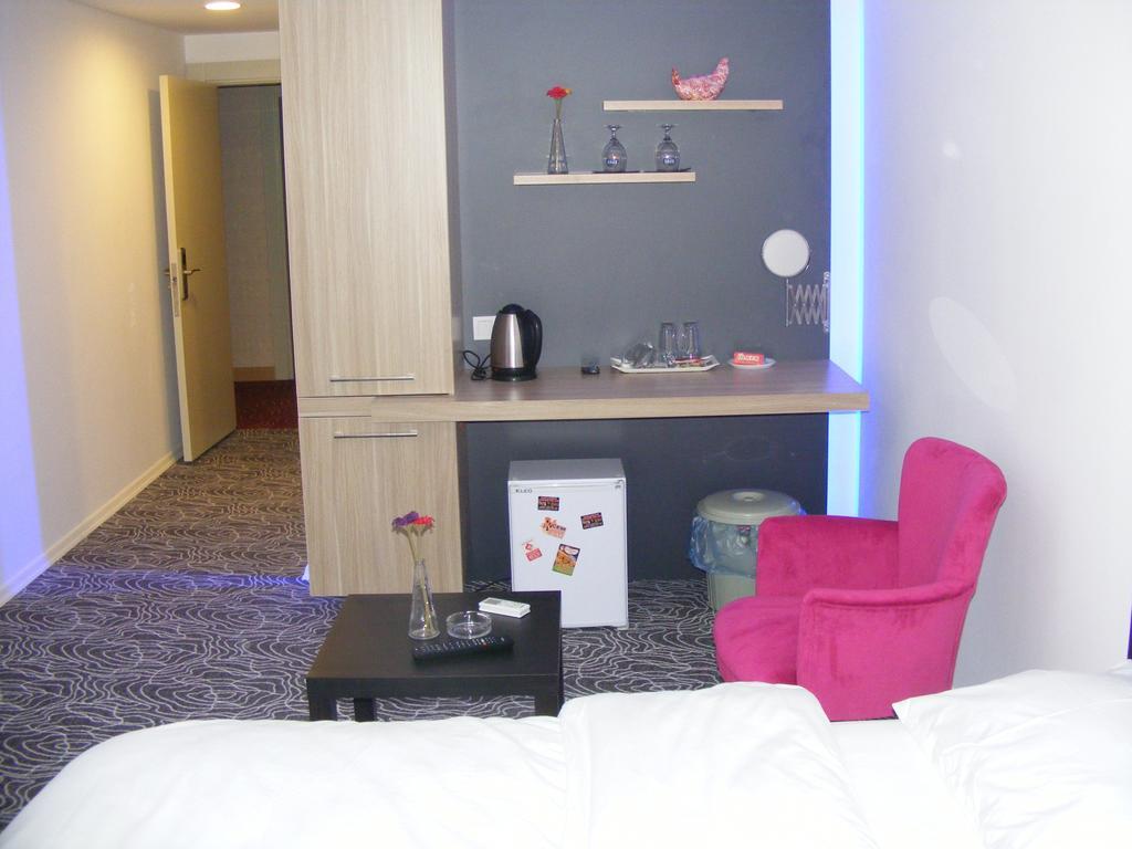 Kat11 Aparthotel Истанбул Стая снимка