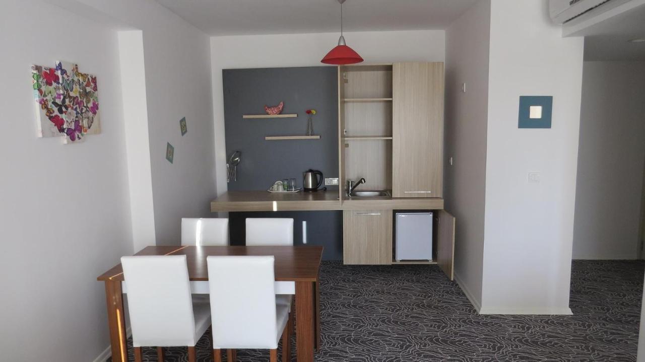 Kat11 Aparthotel Истанбул Стая снимка